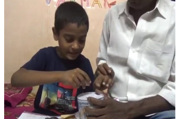 ஸ்டாலின் தாத்தா! 7 வயது சிறுவனின் செயலால் நெகிழ்ந்து போன தமிழகம் | 7 Year Old Boy Donates To Cm Corona Relief Fund