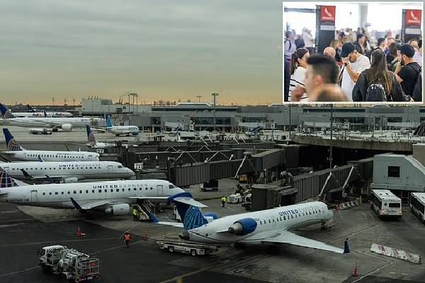 அமெரிக்காவின் விமானப் போக்குவரத்து இன்னும் சில தினங்களில் ஸ்தம்பிக்கும்... வெளிவரும் பின்னணி | Us Airspace To Close Within Days அமெரிக்காவின் விமானப் போக்குவரத்து இன்னும் சில தினங்களில் ஸ்தம்பிக்கும்... வெளிவரும் பின்னணி | Us Airspace To Close Within Days