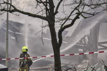 நெதர்லாந்து அடுக்குமாடி குடியிருப்பில் ஏற்பட்ட வெடிப்பில் 5 பேர் பலி