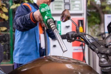தமிழகத்தில் 9வது நாளாக பெட்ரோல், டீசல் விலை அதிகரிப்பு - வாகன ஓட்டிகள் அதிர்ச்சி