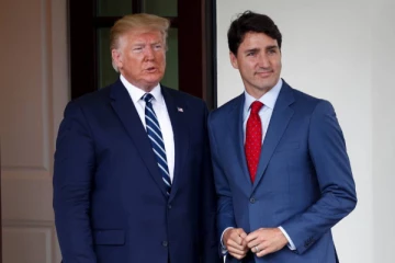 கனடா மீதான வரி விதிப்பை ஒத்திவைத்த ட்ரம்ப்