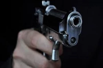 அமெரிக்காவில் மர்ம நபர் மேற்கொண்ட துப்பாக்கிச்சூட்டில் மூவர் பலி: உலக செய்திகளின் தொகுப்பு