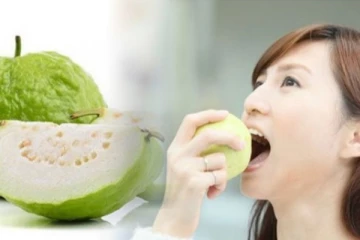 இந்த பிரச்சினை உள்ளவர்கள் தெரியாமகூட கொய்யாப் பழம் சாப்பிடக்கூடாதாம்!