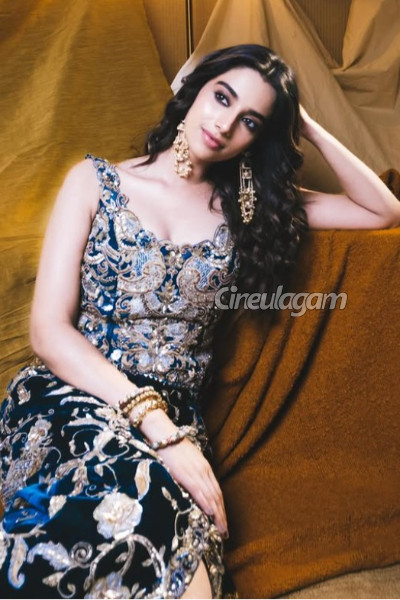 என்னை யாரும் திருமணம் செய்ய மாட்டார்கள் என கிண்டல் செய்தார்கள், ஆனால்... இளம் நடிகை மீனாட்சி சவுத்ரி | Meenakshi Chaudhary About Bad Criticism She Faced