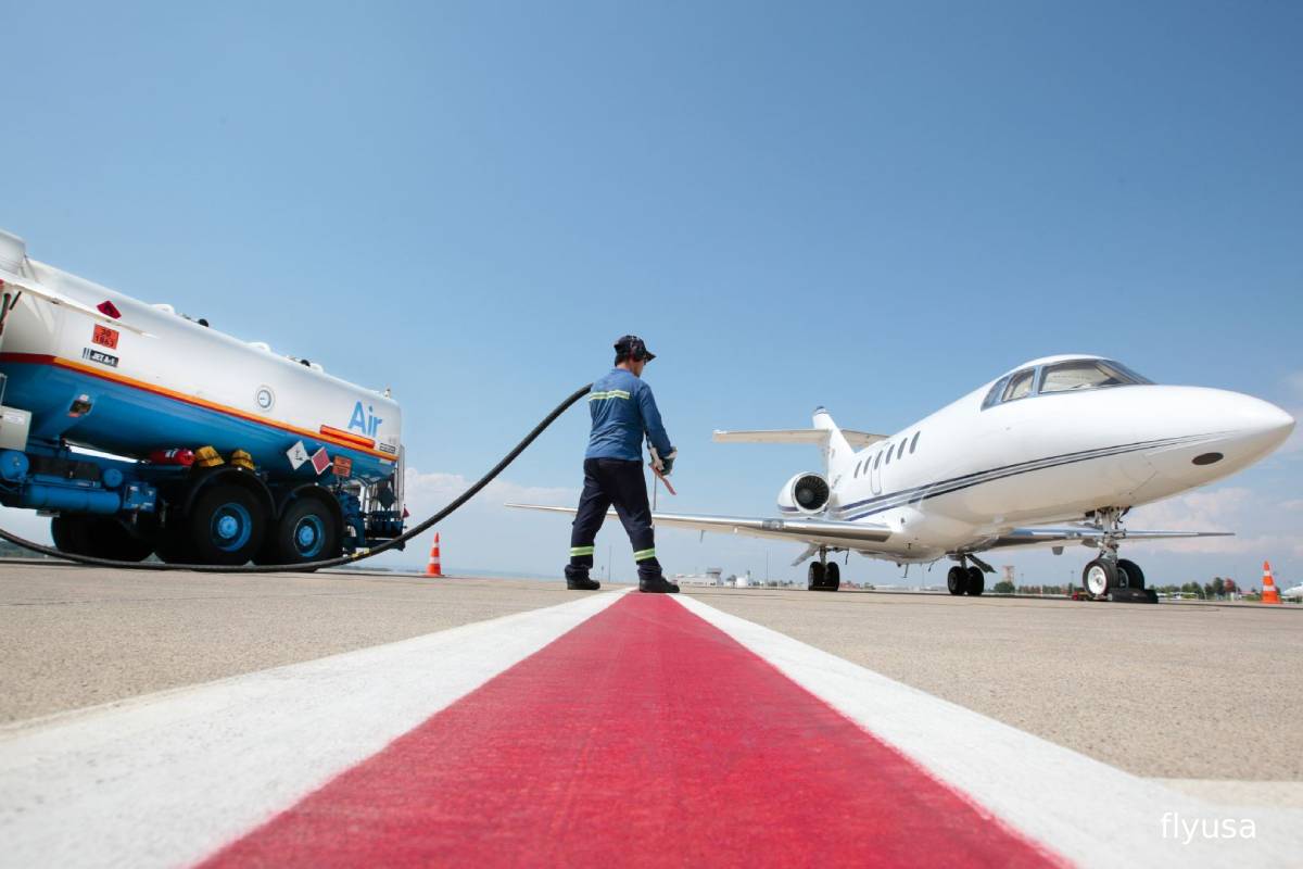 சுவிட்சர்லாந்தில் விமான எரிபொருள் கையிருப்பு நிலவரம் குறித்து வெளியாகியுள்ள தகவல் | Swiss Jet Fuel Stock Is Lower Than Expected