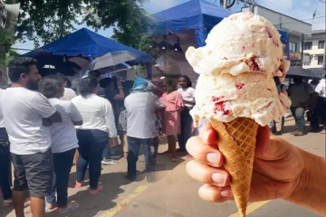 கிளிநொச்சியில் ஐஸ்கிறீம் வாங்க முண்டியடித்த மக்கள்!