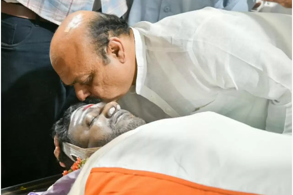 அரசு மரியாதையுடன் புனித் ராஜ்குமார் உடல் நல்லடக்கம் - இறுதிச் சடங்கு புகைப்படங்கள் | Cinema Punith Rajkumar Samugam