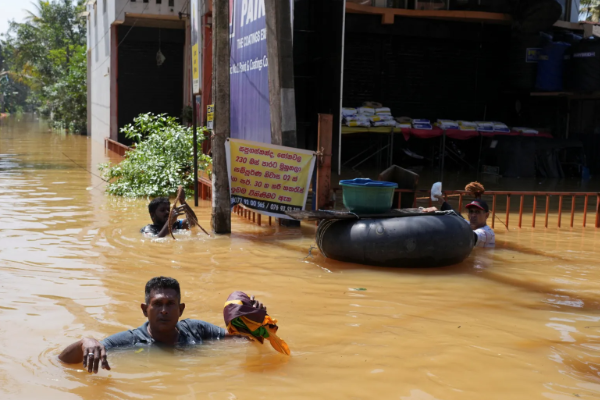 பேரிடரினால் இலங்கைக்கு ஏற்பட்டுள்ள பெரும் ஆபத்து! பேராசிரியர் விடுத்துள்ள எச்சரிக்கை | Aid Received Can Help Rebuild The Country பேரிடரினால் இலங்கைக்கு ஏற்பட்டுள்ள பெரும் ஆபத்து! பேராசிரியர் விடுத்துள்ள எச்சரிக்கை | Aid Received Can Help Rebuild The Country