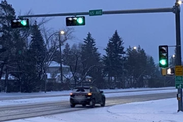 எட்மண்டன் கார் விபத்தில் நால்வர் பலி