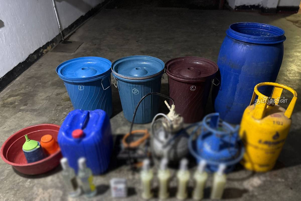 சட்டவிரோத மதுபான உற்பத்தியில் ஈடுபட்ட நபர் பொரிஸாரால் கைது! | Person Illegal Liquor Arrested By Ampara Police