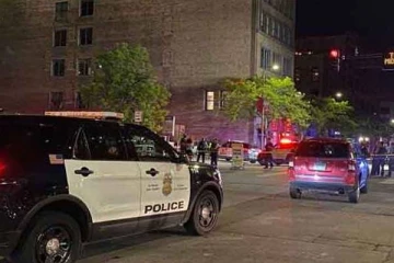 மினியாபொலிஸ் நகரில் இடம்பெற்ற துப்பாக்கிச் சூட்டில் 2 பேர் உயிரிழப்பு