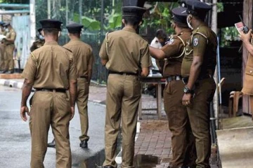 இலங்கையை விட்டு வெளியேற முயற்சித்த சீன தம்பதி அதிரடி கைது! சிக்கிய மர்மம்