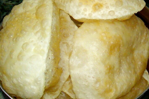 எண்ணெய் இல்லாமல் புசு புசு பூரி... தண்ணீரிலேயே சுட்டு எடுக்கலாம்! எப்படி தெரியுமா? | Poori Recipe In Tamil