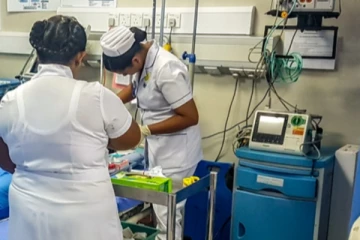 இரு குழுக்களுக்கிடையில் மோதல் ; 8 பேர் வைத்தியசாலையில்