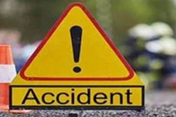 பெண்ணைக் கடத்திச் சென்ற வாகனம் விபத்து...ஒருவர் பலி