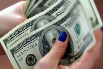 கடுமையான டொலர் நெருக்கடி: நிதியை குறைக்க தீர்மானம்?