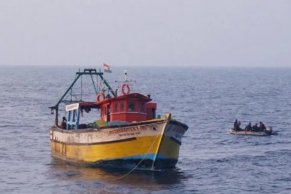 வெளிநாடொன்றில் கை-கால்கள்-குடல்கள் அழுகிய நிலையில் இலங்கை கடற்றொழிலாளர்கள் | Lankan Fishermen Found In Bad State Madagascar