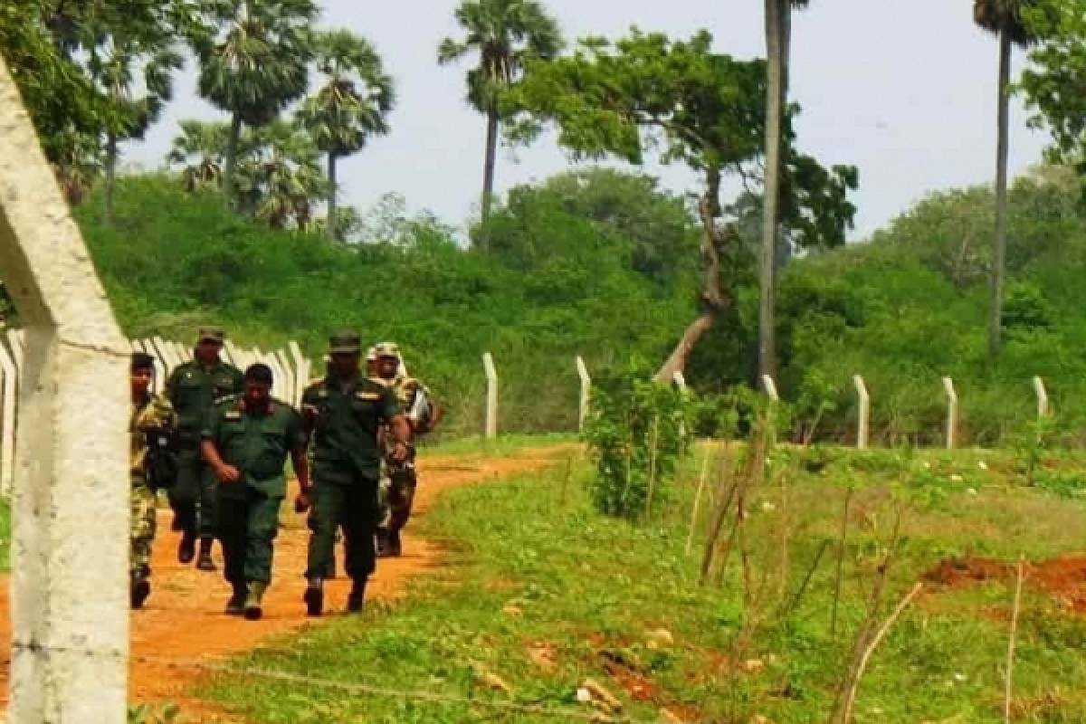காணி விடுவிப்புக்காக இராணுவத்துடன் ஆளுங்கட்சியினர் கடும் வாக்குவாதம்! | Ruling Party And Military Argument Land Release காணி விடுவிப்புக்காக இராணுவத்துடன் ஆளுங்கட்சியினர் கடும் வாக்குவாதம்! | Ruling Party And Military Argument Land Release