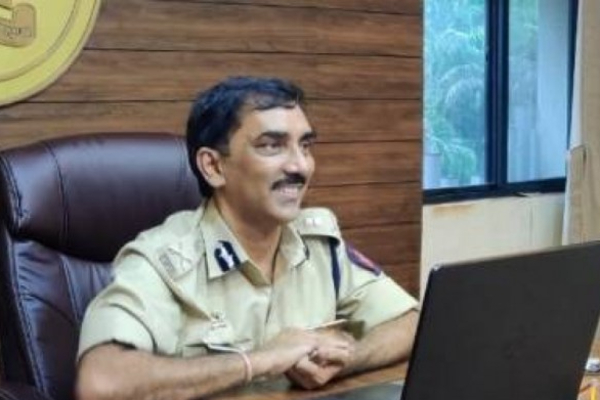 காதலன் கேட்ட ஒற்றை கேள்வி... தல அஜித் ஸ்டைலில் பாடம் புகட்டிய போலீஸ்! அப்படி என்ன கேள்வி? | Question Asked Boyfriend Polic Style Thala Ajith