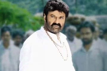 பிரபல நடிகர் மருத்துவமனையில் அனுமதி: நடந்தது என்ன?