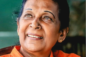 ප්‍රවීන රංගන ශිල්පිනීවරියක් දිවිගමනට සමුදෙයි..