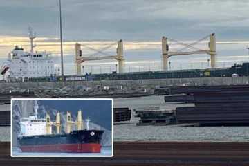 1000 டன் வெடிக்கும் பொருள்..!ரஷ்யாவின் மிதக்கும் வெடிகுண்டு பிரித்தானிய துறைமுகத்தில் நிறுத்தி வைப்பு