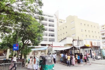 பொதுமக்கள் அவதானம்!கொழும்பு தேசிய வைத்தியசாலையில் சுற்றித்திரியும் போலி தாதியர்கள்