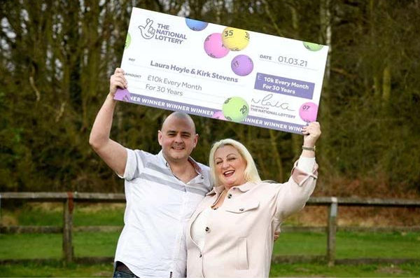 வாடகைக்கு குடியேறிய வீட்டினால் ஏற்பட்ட காதல்! லொட்டரியில் விழுந்த அதிர்ஷ்டம்: பின்பு அரங்கேறிய சோகம் | Woman Won Lottery Left Her Boy Friend