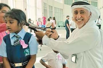 துபாய் பல்கலைக்கழகத்தில் நெகிழ்ச்சியை ஏற்படுத்திய 6 வயது தமிழக மாணவி!