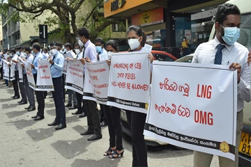 இலங்கையில் இன்று பல்வேறு இடங்களிலும் போராட்டங்கள்: அமைச்சா் தயாசிறி அரசாங்கத்துக்கு எச்சரிக்கை