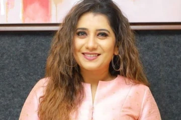 திடீரென இப்படியொரு புகைப்படத்தை வெளியிட்ட VJ பிரியங்கா தேஷ்பாண்டே.. யாருக்கு இதை சொல்கிறார்