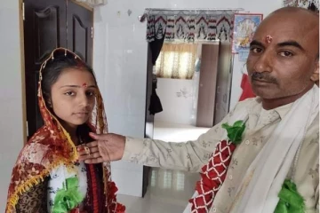 பெற்ற மகளை தந்தையே திருமணம் செய்த கொடூரம்...? - வைரலாகும் புகைப்படம் - ஷாக்கான மக்கள்