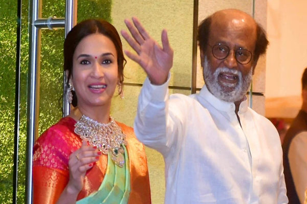 அப்பாவின் மிக பெரிய ரசிகை இவங்க தான்! புகைப்படத்தின் சௌந்தர்யா ரஜினிகாந்த் வெளியிட்ட பதிவு