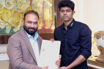 முதல் படத்திலேயே விஜய்யின் மகன் சஞ்சய்க்கு இத்தனை கோடி சம்பளமா?.. செம மாஸ்