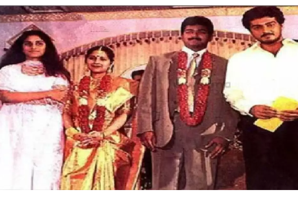 விஜய், சங்கீதா திருமணம்.. ஷாலினியுடன் வந்து பரிசு கொடுத்த அஜித், அரிய புகைப்படம் | Ajith Shalini Gifted Vijay Sangeetha In Marriage