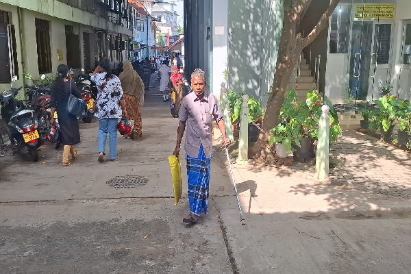 ஒரேயடியாக பதவி விலகவுள்ள 50 மருத்துவர்கள் : சுகாதார சேவைக்கு பெரும் நெருக்கடி | 50 Doctors At National Eye Hospital To Resign