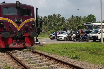 ரயில் கடவையில் ரயிலில் மோதி வயோதிபர் பலி