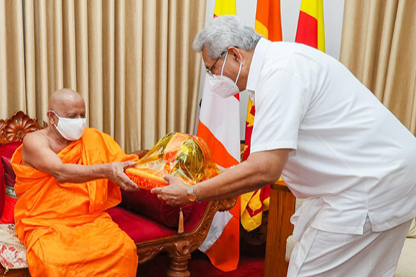 கோட்டாபய தொடர்பில் மகாநாயக்க தேரர்கள் முக்கிய முடிவு | Mahanayakas Collectively Important Decision