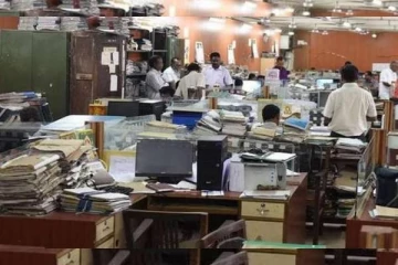 ஒருவர் பெயரில் 6 இடங்களில் அரசு வேலை.., 9 ஆண்டுகளில் ரூ.4.5 கோடி சம்பளம் பெற்று மோசடி