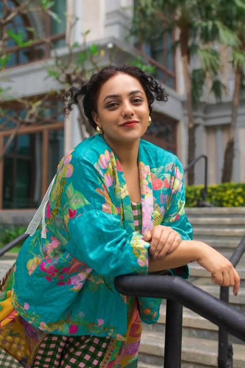 தாயின் கையில் குழந்தையாக இருக்கும் இந்த நடிகை யார் தெரியுமா? | Actress Nithya Menon Childhood Photo Viral தாயின் கையில் குழந்தையாக இருக்கும் இந்த நடிகை யார் தெரியுமா? | Actress Nithya Menon Childhood Photo Viral