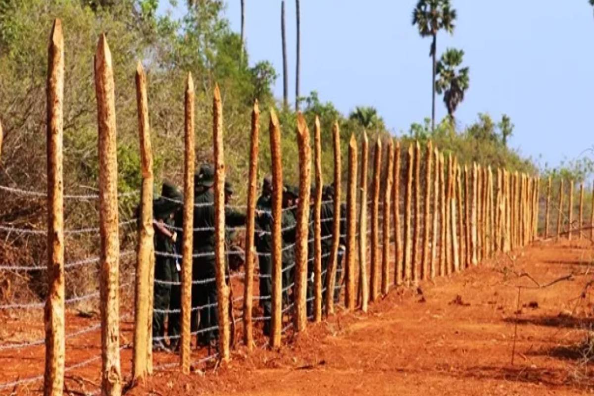 காணி சுவீகரிப்பிற்கு எதிர்ப்பு தெரிவித்து தமிழர் பகுதிகளில் வெடிக்கும் தொடர் போராட்டம் | Goverment Against Protest Today காணி சுவீகரிப்பிற்கு எதிர்ப்பு தெரிவித்து தமிழர் பகுதிகளில் வெடிக்கும் தொடர் போராட்டம் | Goverment Against Protest Today