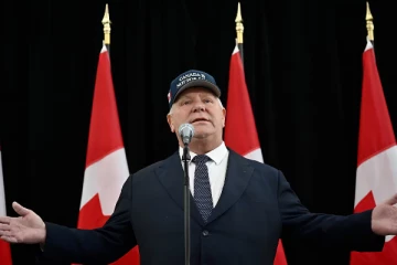 அமெரிக்கா மீது விதிக்கப்பட்ட வரியை தற்காலிகமாக இடைநிறுத்திய கனடா