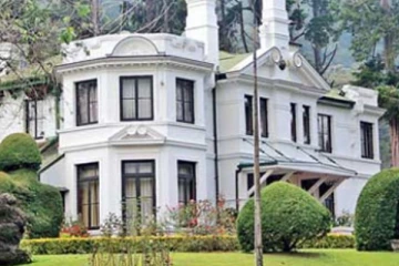 ප්‍රධාන දිස්ත්‍රික්කයක මන්ත්‍රී බංගලාව අවුරුදු මාසයටම සීතලට බුක් වුණේ මෙහෙමයි..