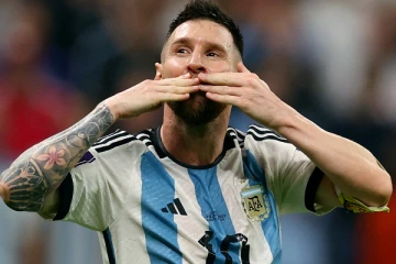 மெஸ்ஸியின் “ஜேர்சிகள்” 10 மில்லியன் டொலருக்கு ஏலம்