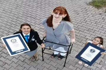 துருக்கி பெண்ணின் மூன்று கின்னஸ் சாதனை