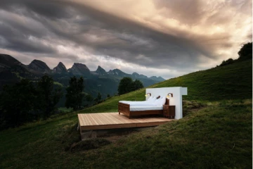 இணையவாசிகளின் கவனத்தை ஈர்த்த திறந்தவெளி ஹோட்டல்!