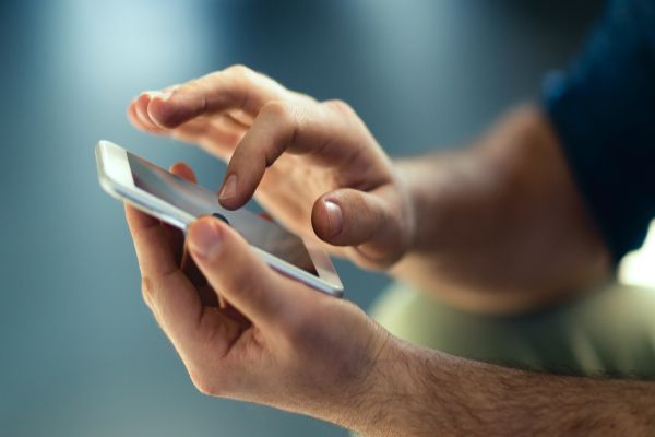 பெண்கள் உடை மாற்றும் அறையில் ரகசிய கமரா : புடைவைக் கடை உரிமையாளர் கைது..! | Shop Owner Arrested Filming Women Changing Room