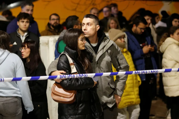 வெளிநாடொன்றில் அதிவேக தொடருந்துகள் மோதி கோர விபத்து - பலர் பலி | High Speed Trains Collision In Spain Kills 21