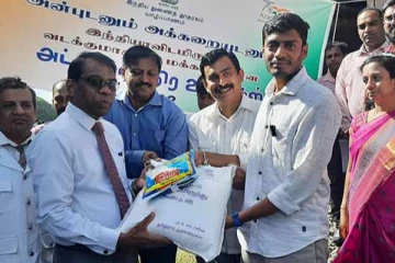 இந்திய நிவாரணப் பொதிகள் யாழ் அரச அதிபரிடம் கையளிப்பு