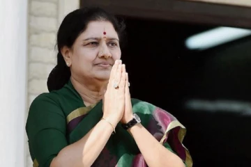 விரைவில் ஒன்றினைவோம்..ஆட்சி அமைப்போம்.. ஜெயலலிதாவின் தங்கையாக களமிறங்கும் சசிகலா!